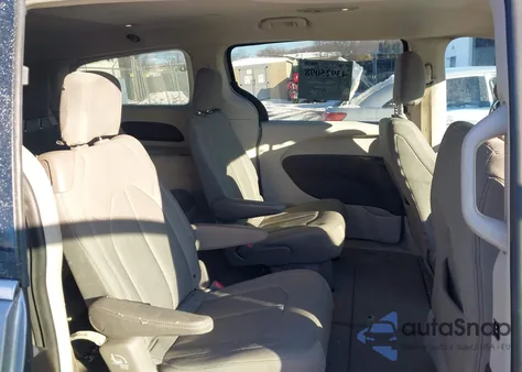 2017 Chrysler Pacifica Touring z USA, uszkodzony, nr VIN 2C4RC1DG6HR517641